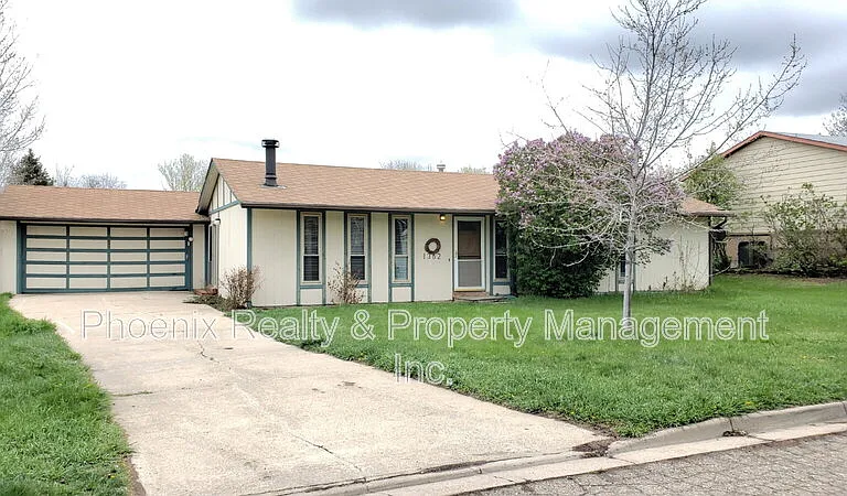 1362 Tipperary St — Photo 1