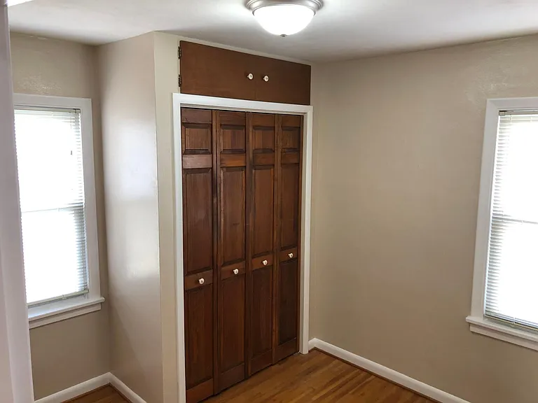 3242 Escott Ave — Photo 7