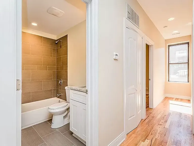 1630 W Cermak Rd #1F — Photo 7