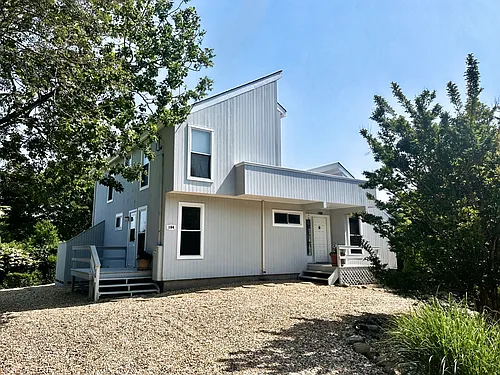 104 Monroe Dr Photo 1