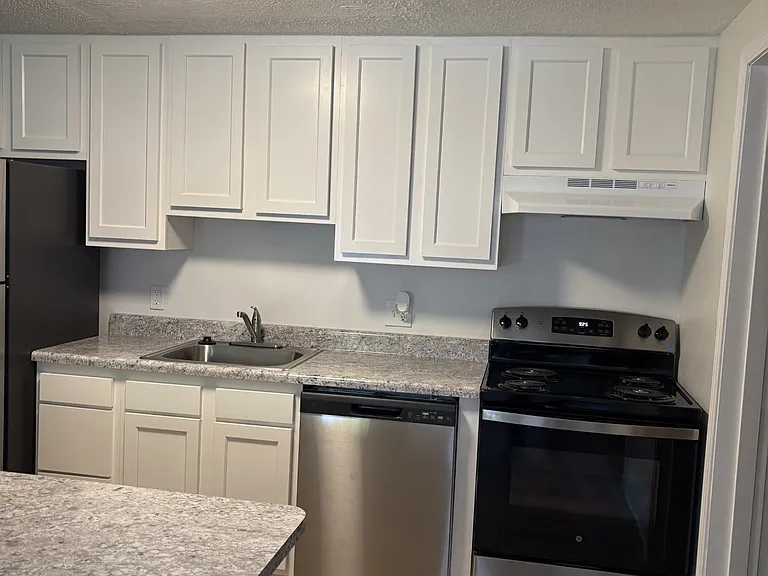 Wentworth Apartments — Photo 4