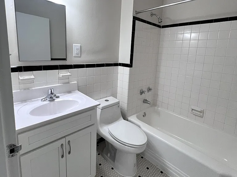 Broadview Apartments — Photo 45