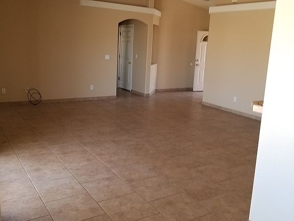 5th image of 2605 Barranca Dr