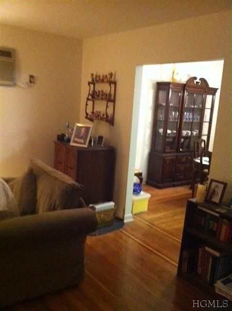 2nd image of 1925 Narragansett Ave