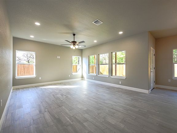 4th image of 411 Hamilton Rd