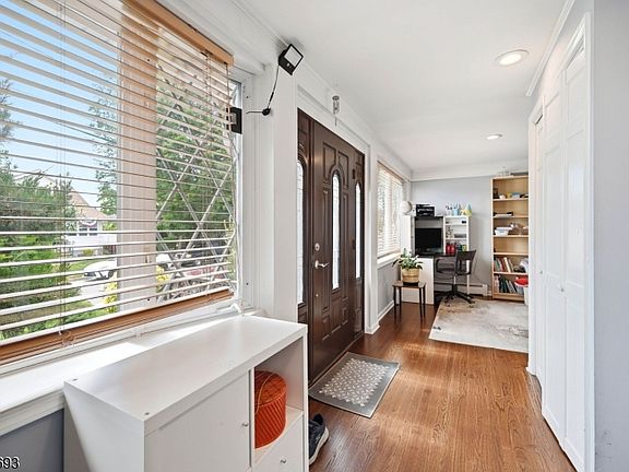 3rd image of 13-33 George St 2X