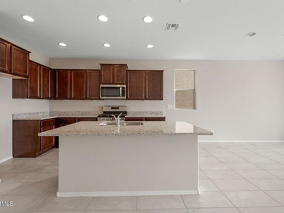 3rd image of 21338 N 270TH Avenue