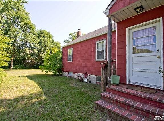 2nd image of 938 Coates Ave