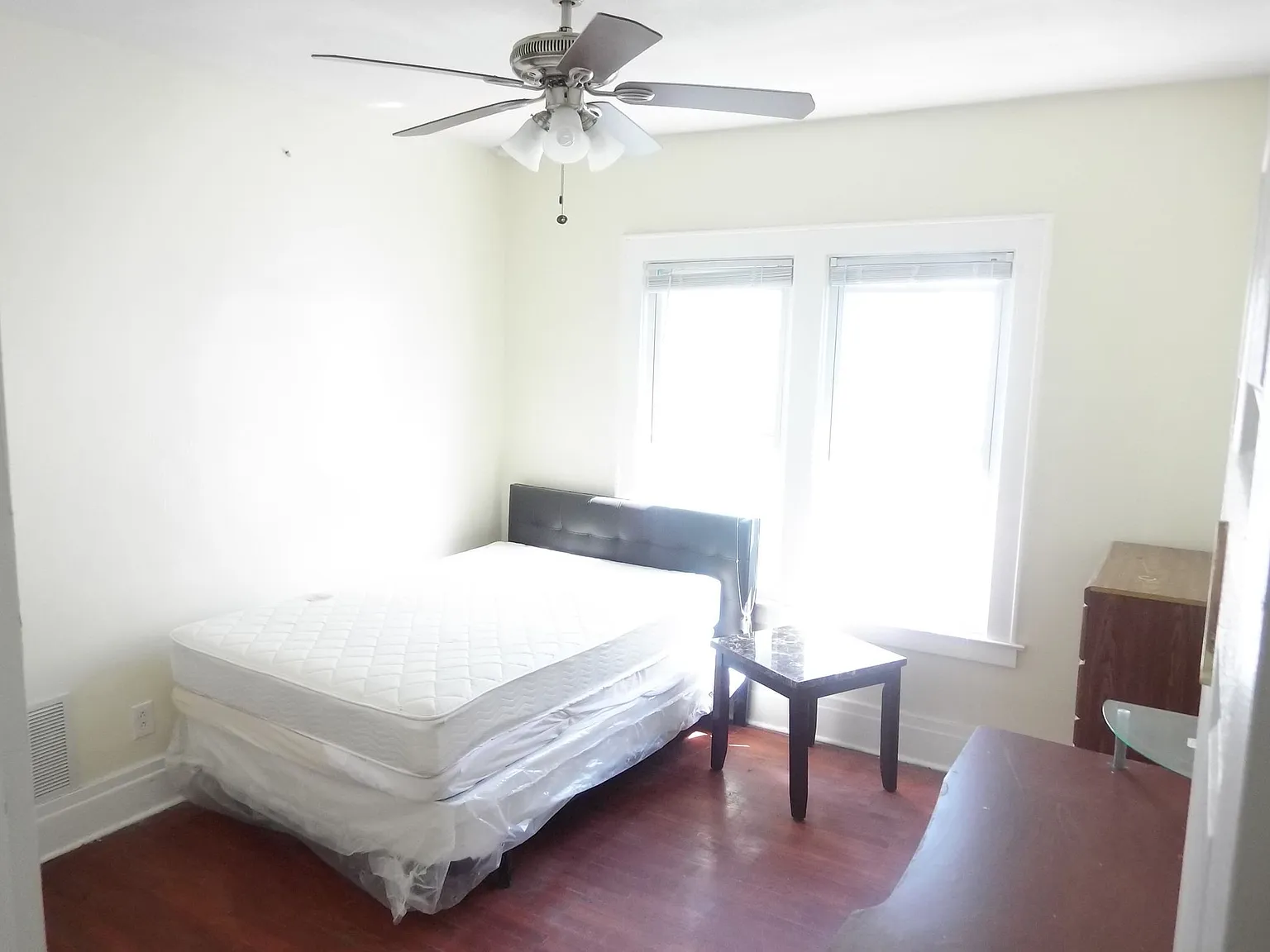 301 Maple St - 3 — Photo 2