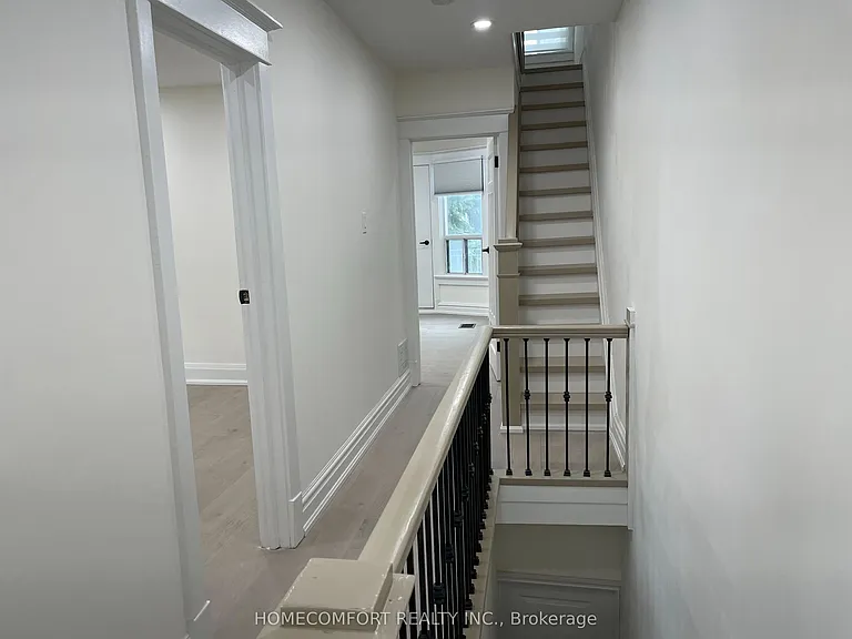 33 Strathmore Blvd #UPPER — Photo 16