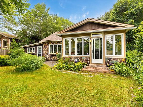 3rd image of 88 Oxen Pond Road