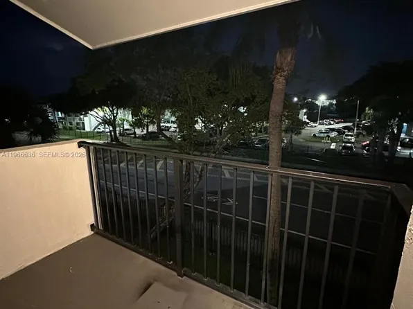 7160 NW 179th St APT 309, Hialeah, FL 33015
