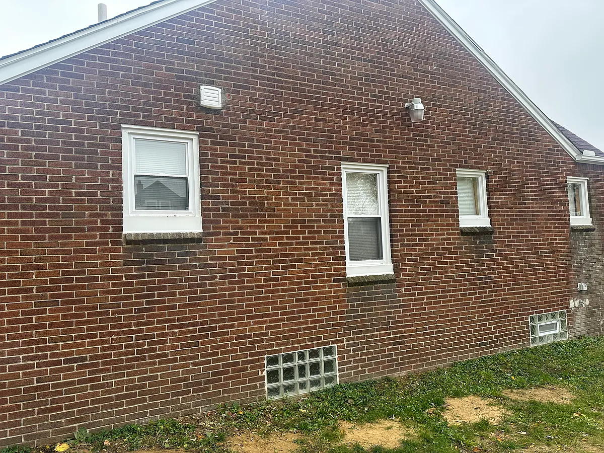 Building Photo - Strathmoor St