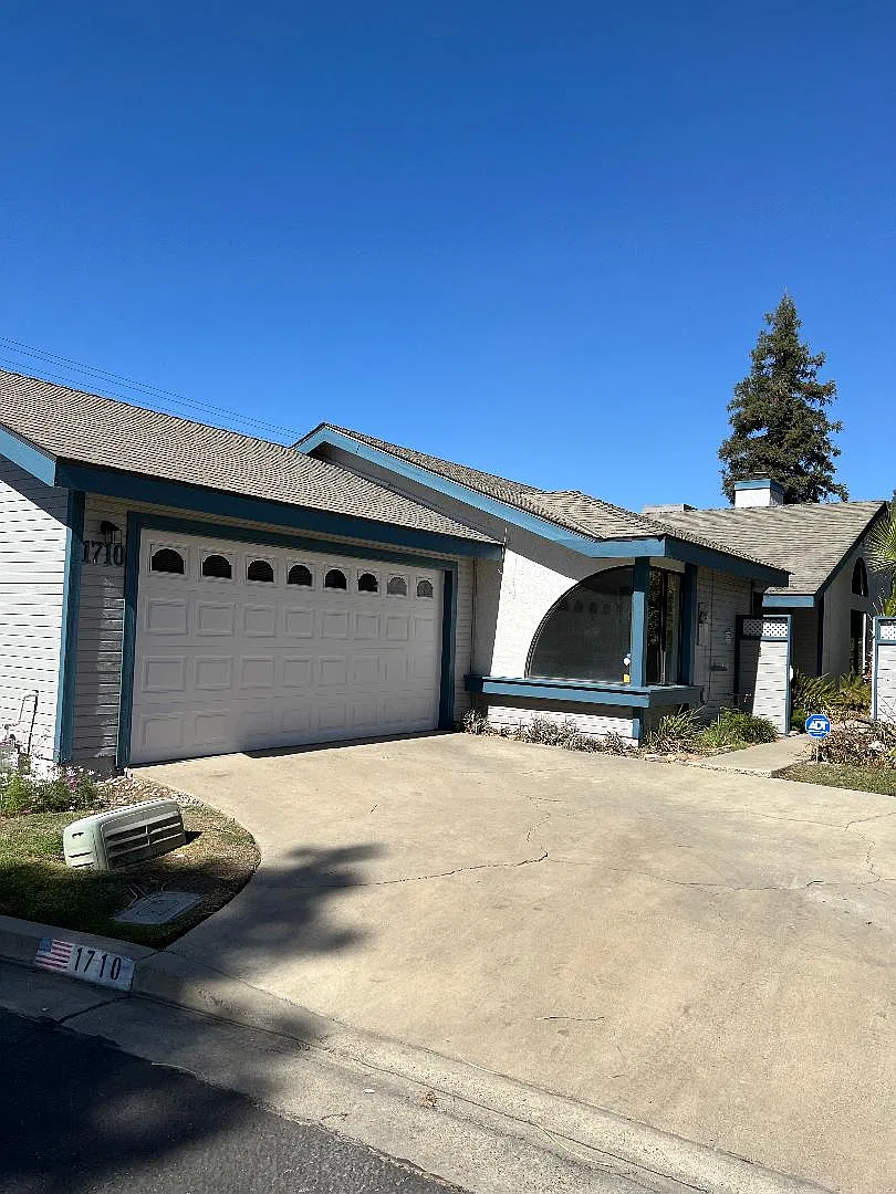 3 bed, 1467 sqft, $1,700 — Photo 1