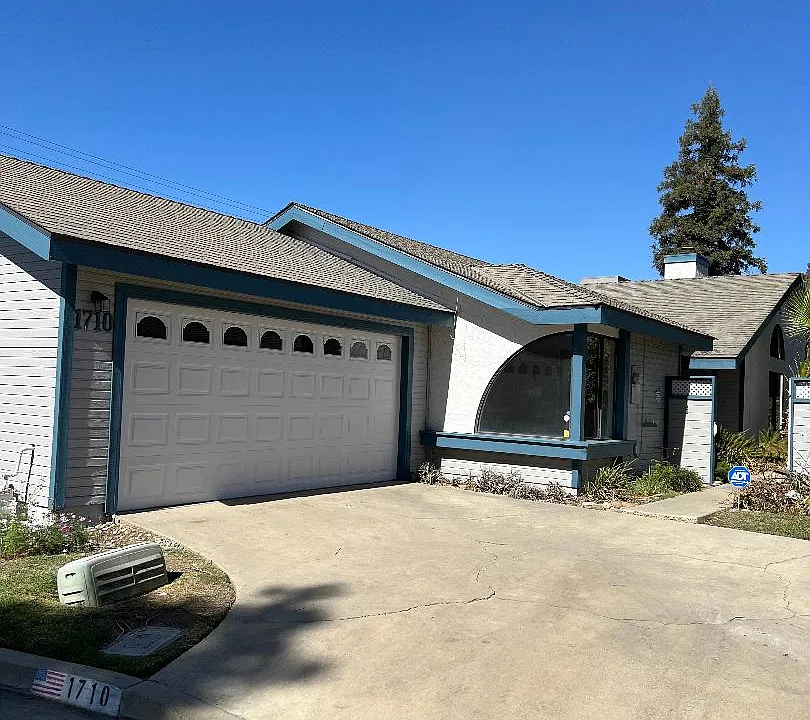 1710 E Vine Ave