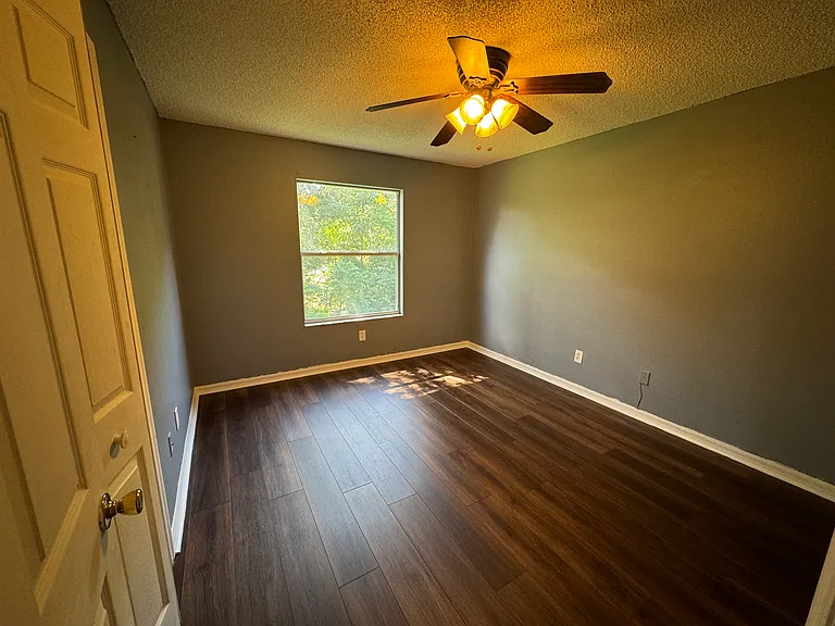 Foxcroft Cir — Photo 4