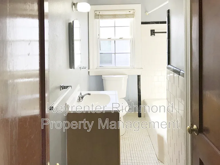 7418 Wentworth Ave — Photo 13