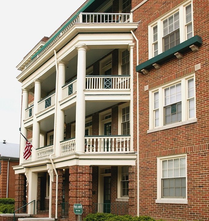 1st image of 401 N Boulevard APT 5
