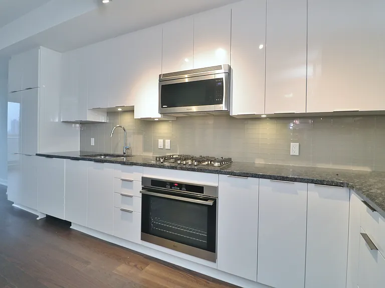 530 De Mazenod Ave #606 — Photo 9