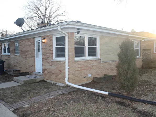 831 E South Broadway Ave, Lombard, IL 60148