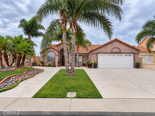 733 Periwinkle Ln, Perris, CA 92571