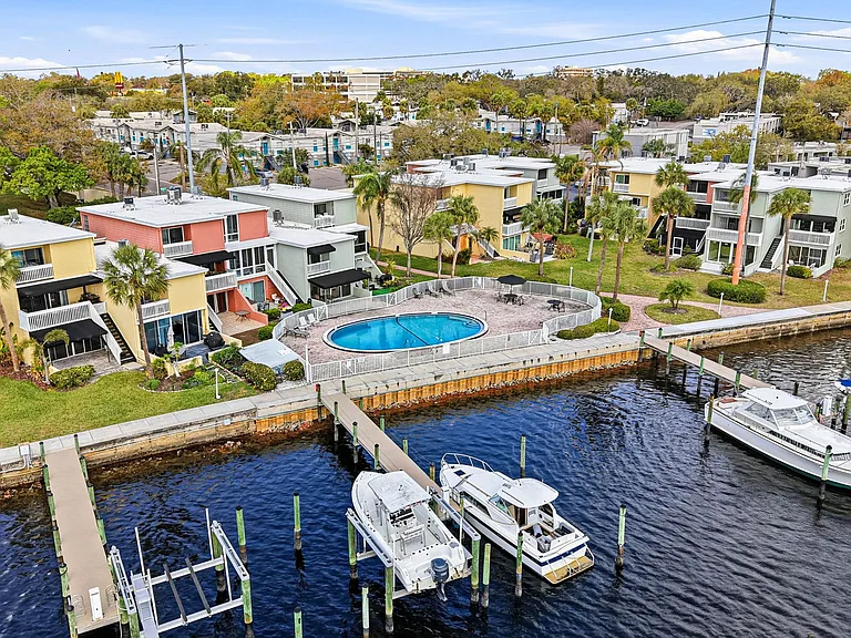 2424 W Tampa Bay Blvd #M404 — Photo 21