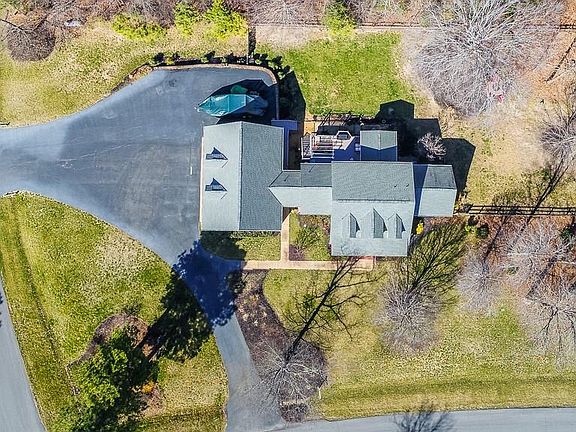 3rd image of 5248 Fisher Crest Ln