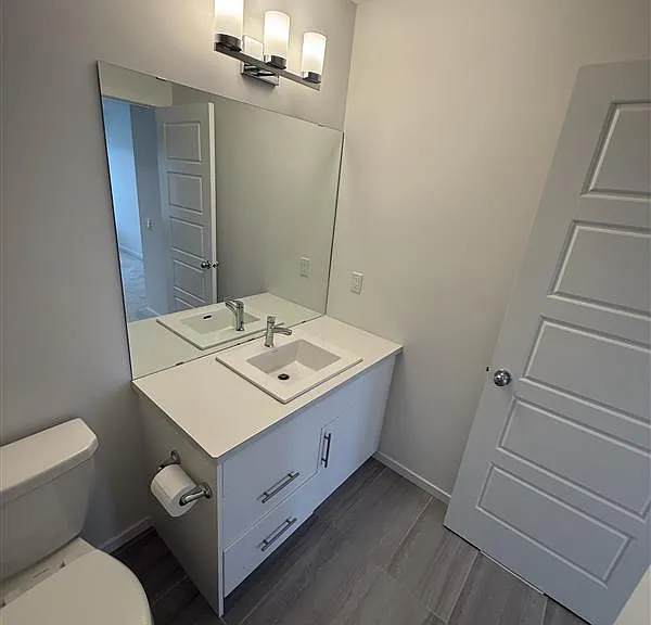 5243 21a Ave SW — Photo 17