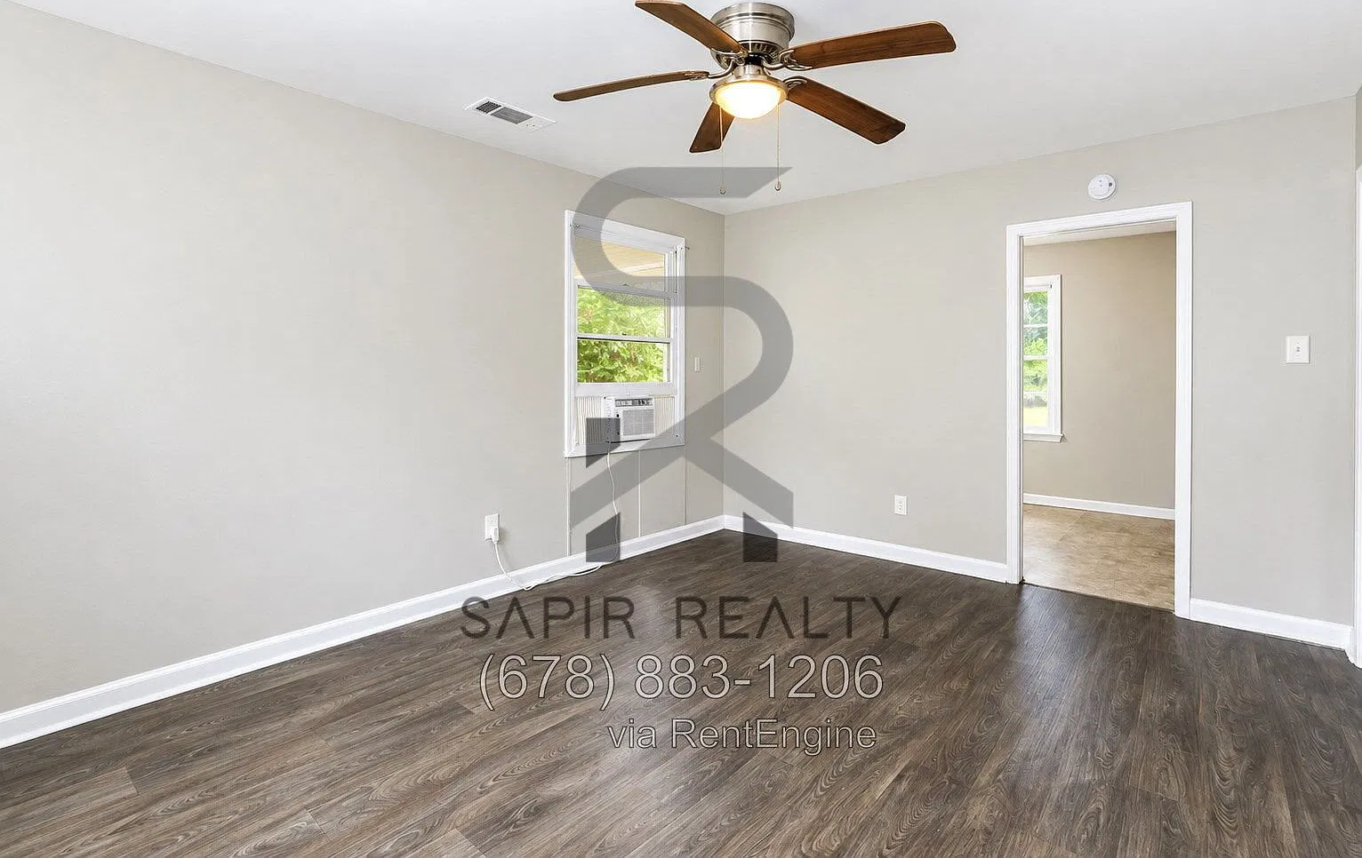 3 bed, 1.0 bath, 981 sqft, $1,000 — Photo 2