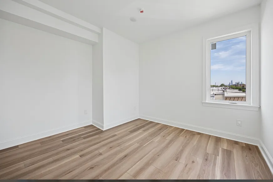 2 bed, 1000 sqft, $1,650 — Photo 2