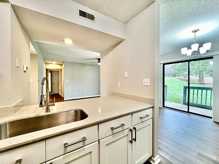 11084 Harrowfield Rd — Photo 10