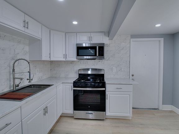 5th image of 236 N Oleander Ave APT 1