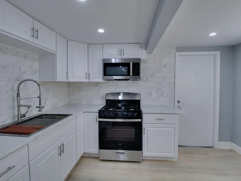236 N Oleander Ave #1 — Photo 5