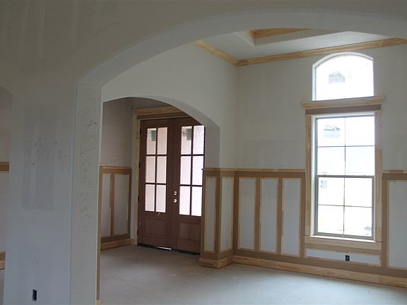 5th image of 6135 Carrie Ln