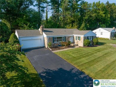 211 Flagstone Dr, Bethlehem, PA, 18017