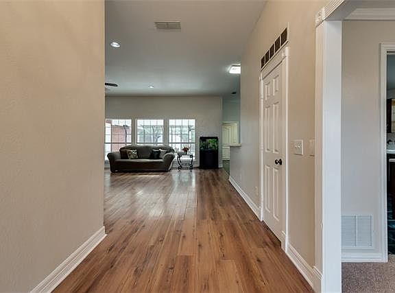 3rd image of 208 Martin Dr