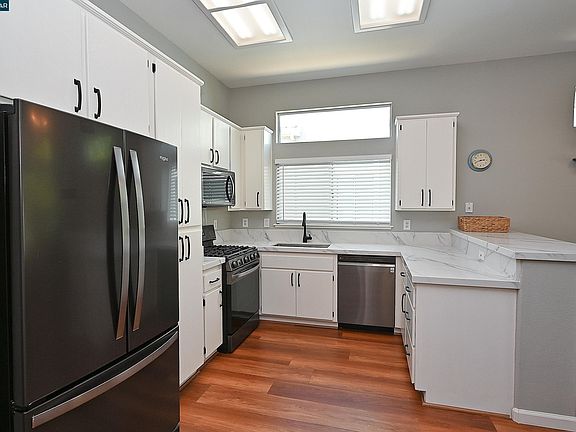 5th image of 310 Winesap Dr