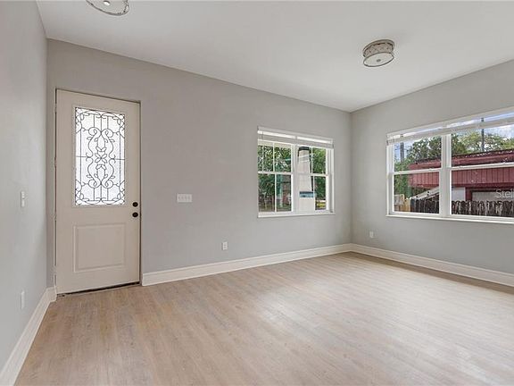 5th image of 6206 N 38th St