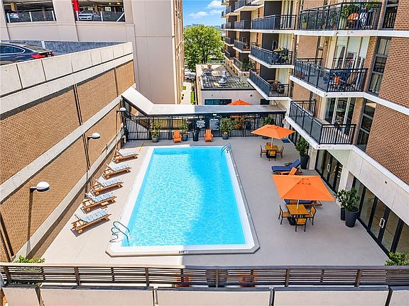 4th image of 620 Peachtree St NE #Penthouse B