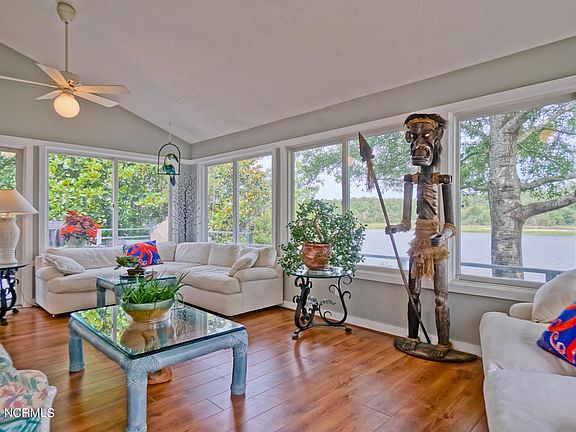 4th image of 2916 W Yacht Dr NW