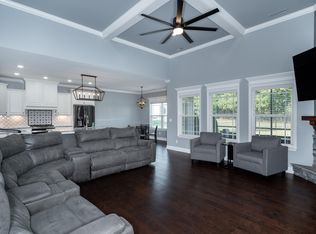 8398 Skybrook Dr, Ooltewah, TN 37363