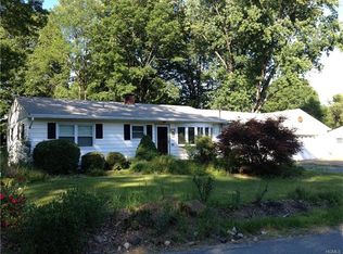 54 Berry Ln, Circleville, NY 10919