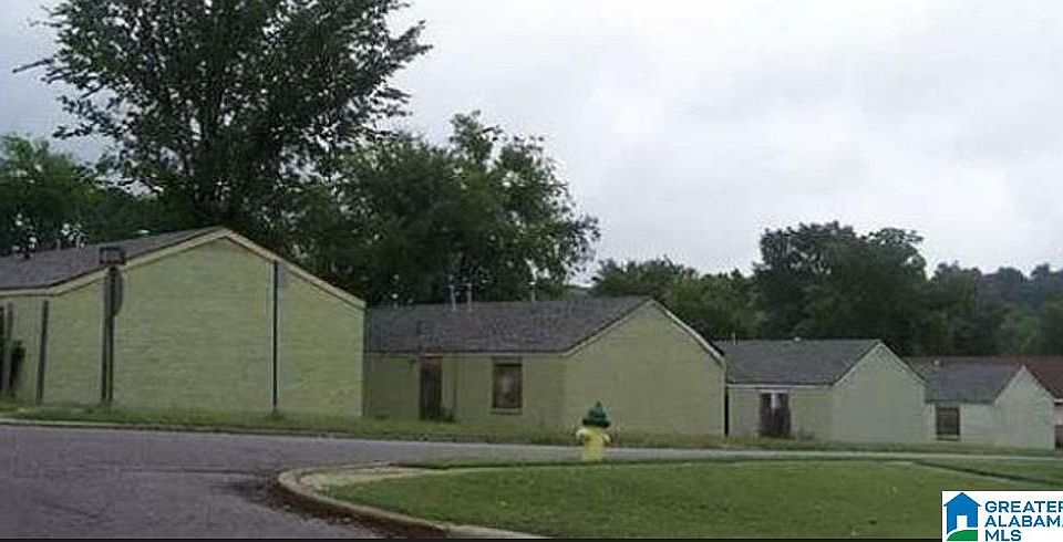 2nd image of 300 55th St