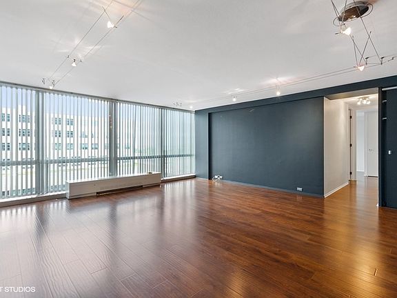 4th image of 330 W Diversey Pkwy APT 1004