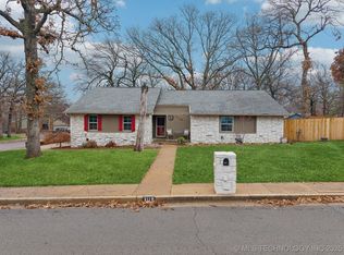 3119 Maple Dr, Sand Springs, OK 74063