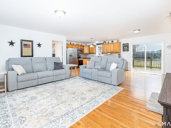 5th image of 88 Elmira Avenue