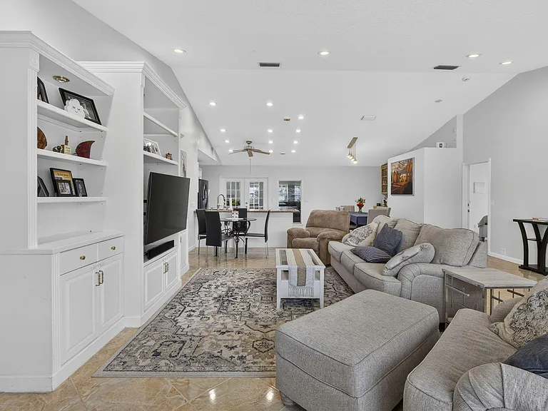 4361 Fushia Cir N — Photo 8