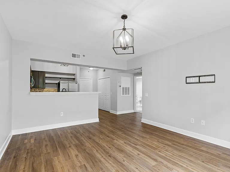 1315 East Blvd #322 — Photo 5