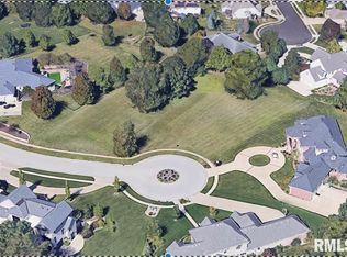 3305 Embassy Dr, Springfield, IL 62711