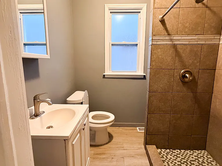 4426 McGraw Ave #1 — Photo 8